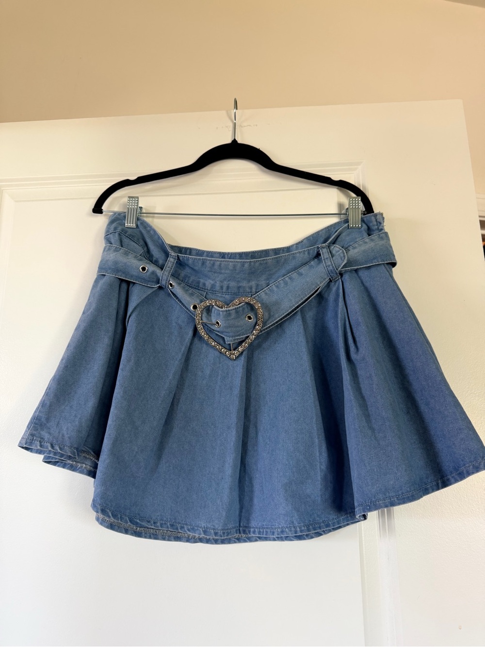 WOMENS Social Collision Mini Skirt with Heart Buckle Belt